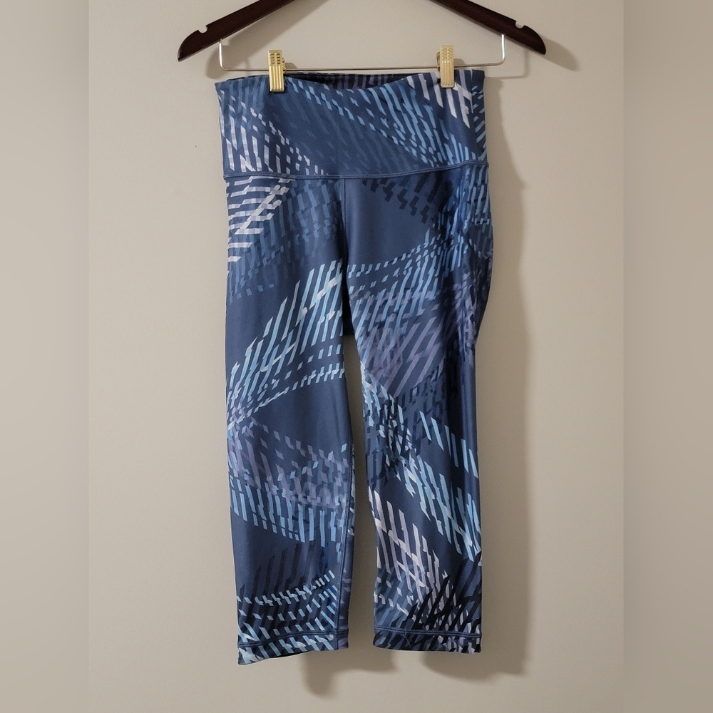 Peloton Blue Patterned Capris